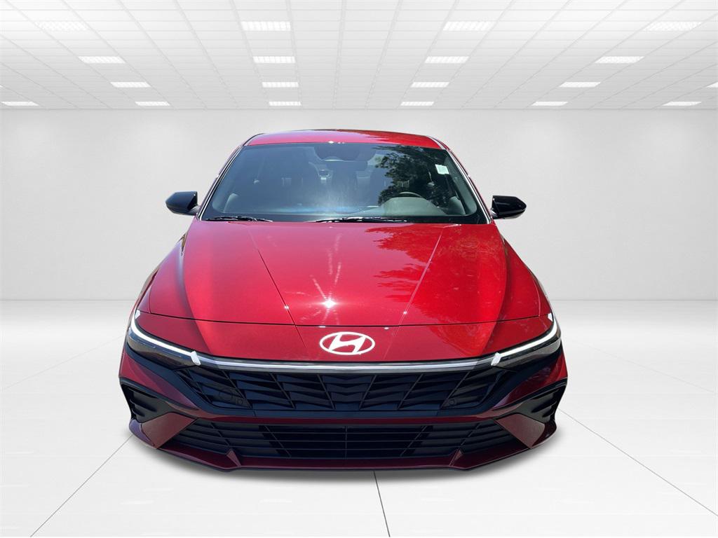 2025 Hyundai Elantra SEL Sport photo 3
