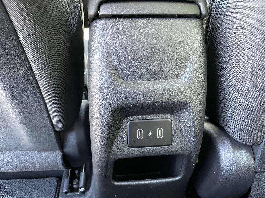 2025 Hyundai Venue SEL - Photo 12