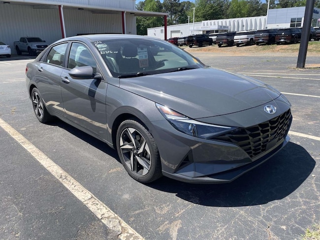 2023 Hyundai Elantra SEL Sedan