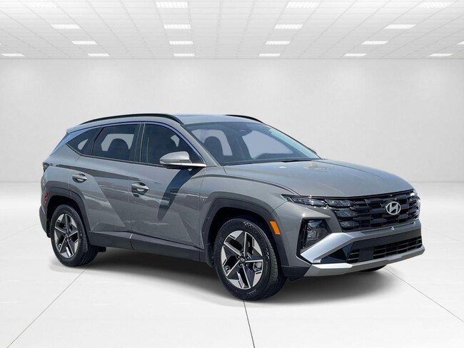 New 2026 Hyundai Tucson SEL Premium FWD SUV near Belmont
