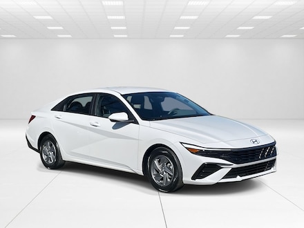 2024 Hyundai Elantra SE Sedan