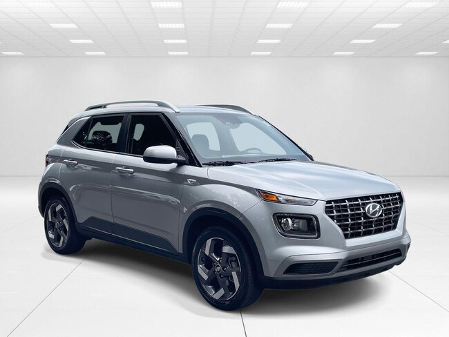 New 2026 Hyundai Venue SEL SUV near Belmont