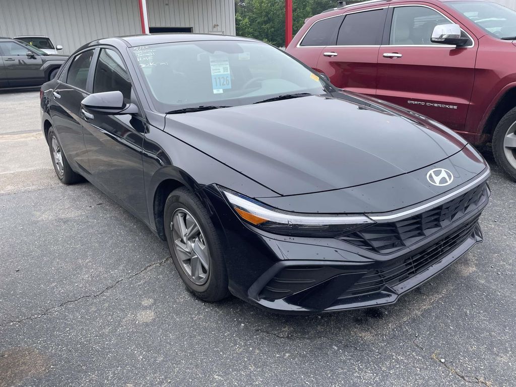 2024 Hyundai Elantra 2.0 SE IVT's photo