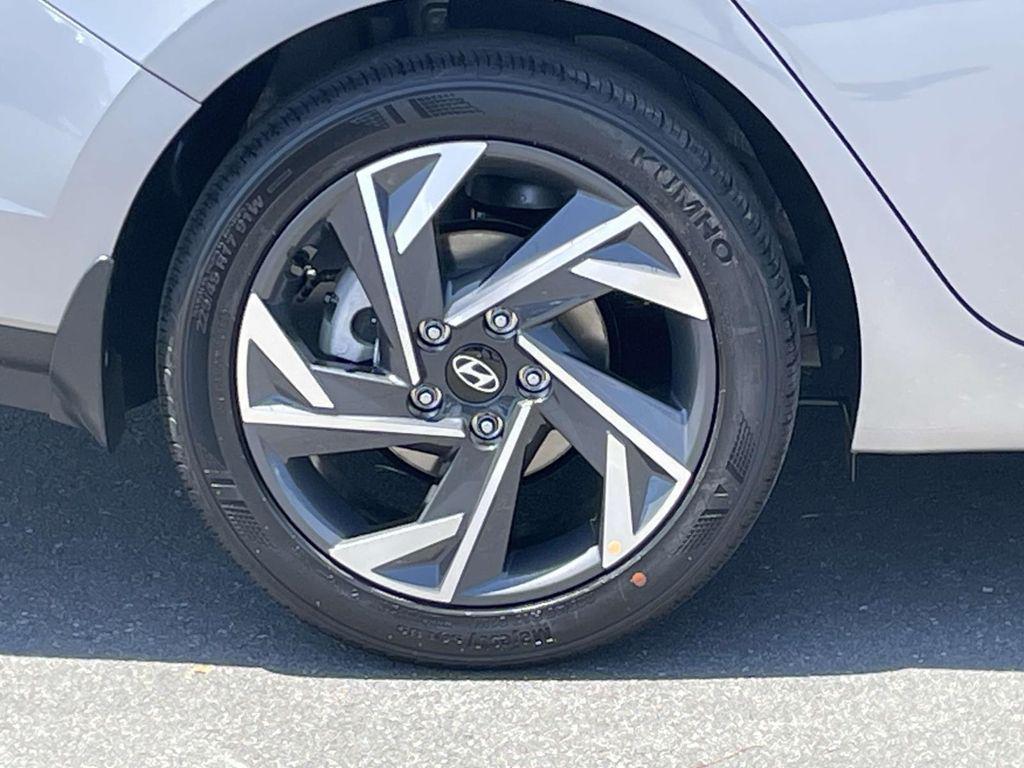 2025 Hyundai Elantra SEL - Photo 9