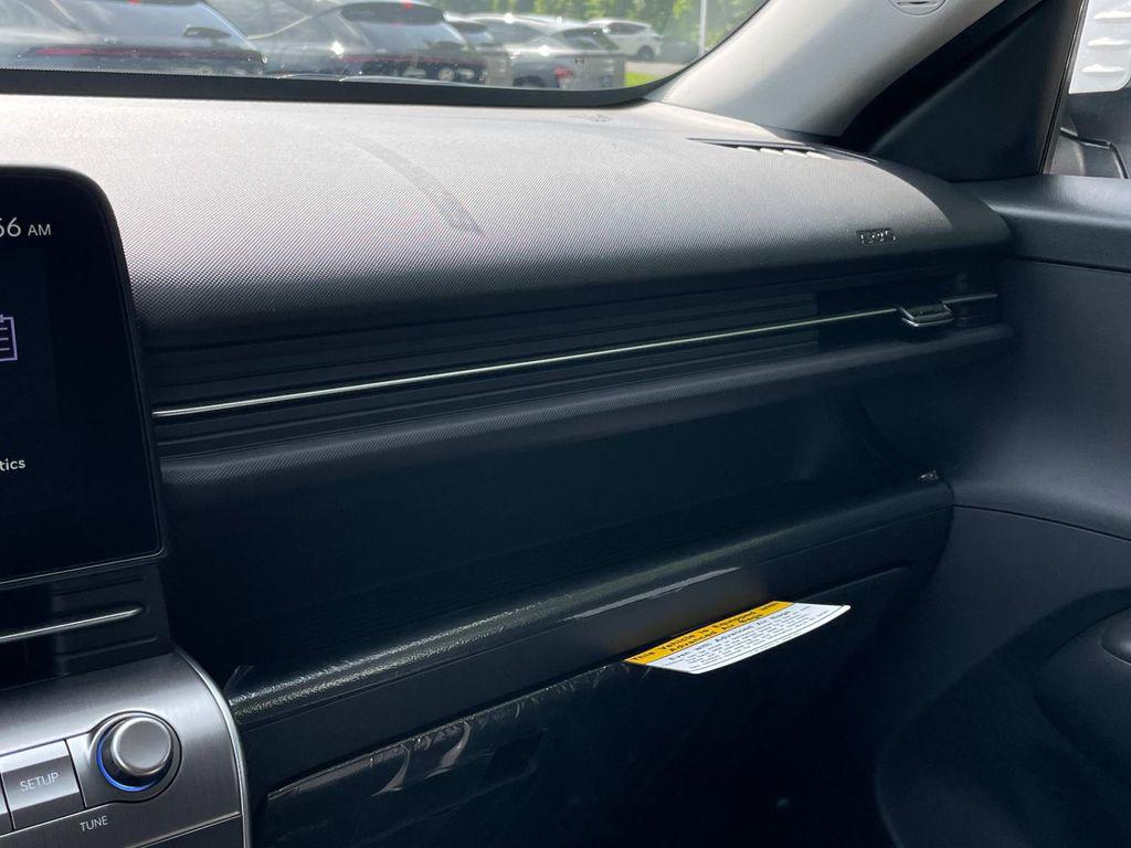 2025 Hyundai Kona SEL - Photo 30