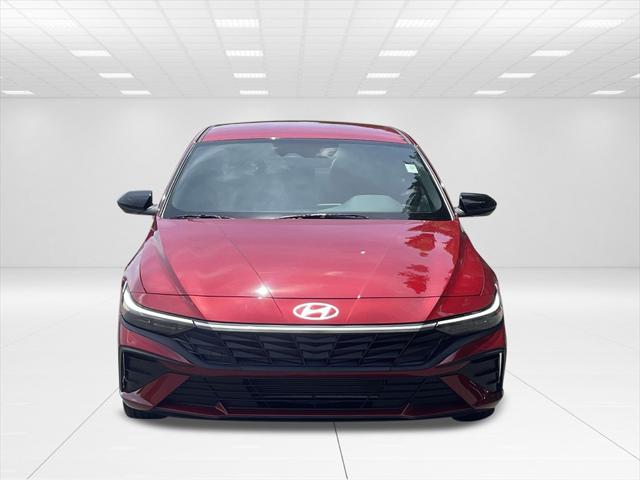 2025 Hyundai Elantra SEL Sport photo 3