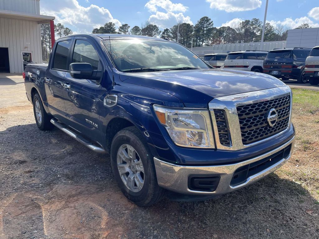 2017 Nissan Titan SV