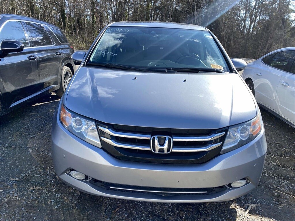 Used 2016 Honda Odyssey Touring Minivan/Van