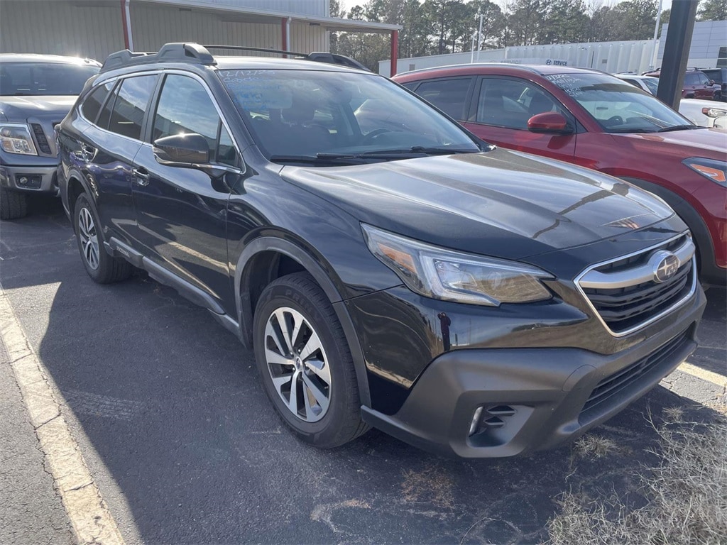 2020 Subaru Outback Premium's photo