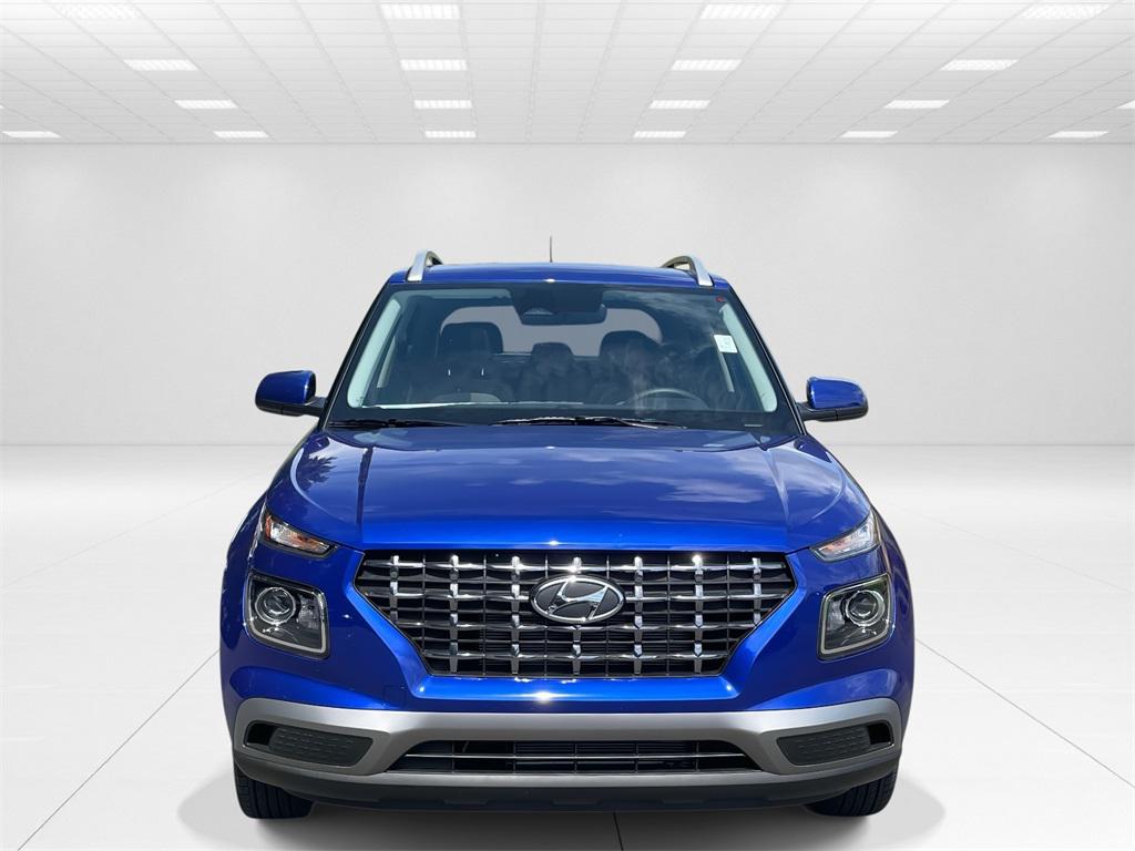 2025 Hyundai Venue SEL photo 3