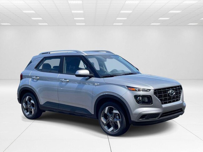 New 2026 Hyundai Venue SEL SUV near Belmont