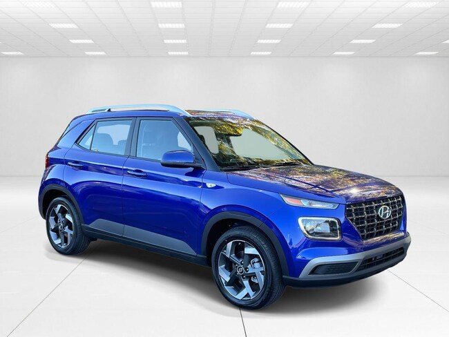 New 2026 Hyundai Venue SEL SUV near Belmont