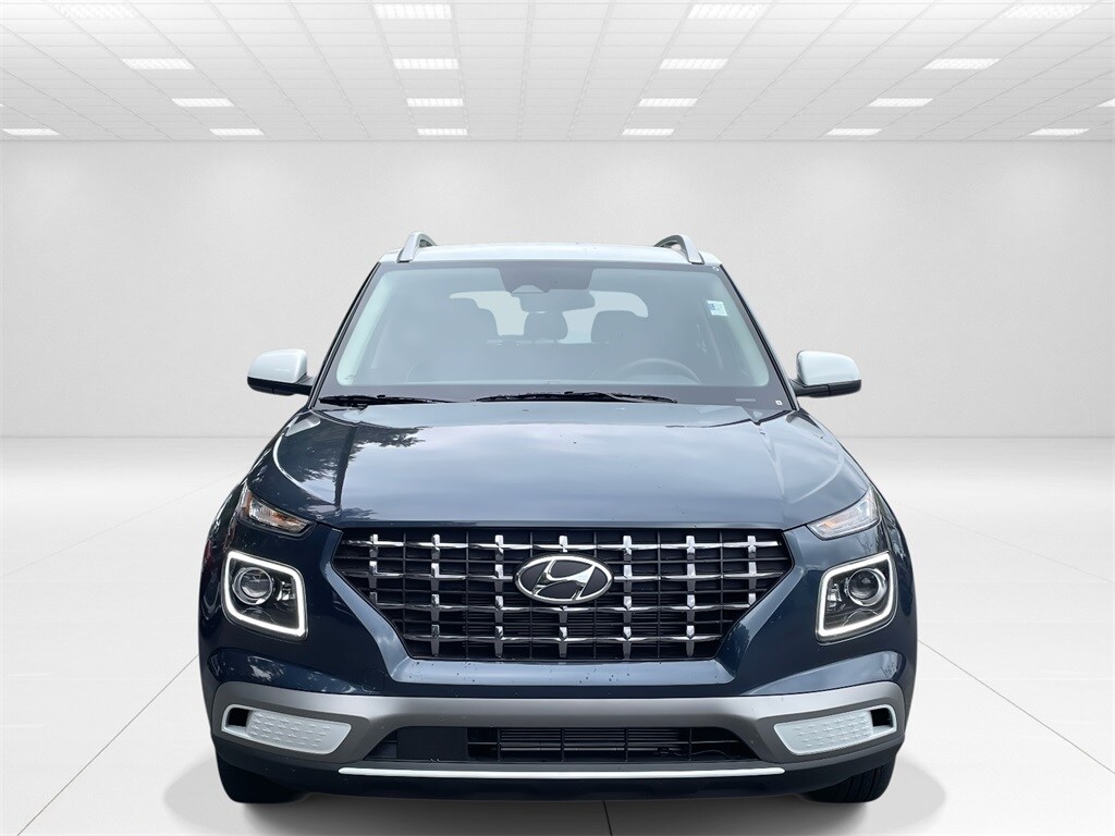 2025 Hyundai Venue SEL Limited photo 3