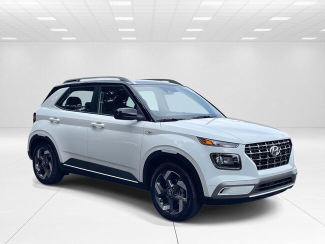 New 2026 Hyundai Venue SEL SUV near Belmont