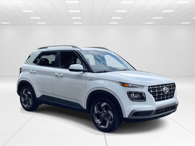 New 2026 Hyundai Venue SEL SUV near Belmont