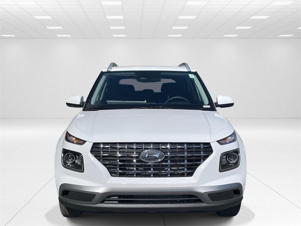 2026 Hyundai Venue SEL photo 2