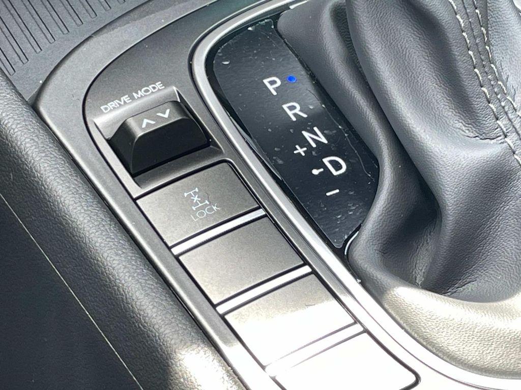 2025 Hyundai Kona SEL - Photo 28