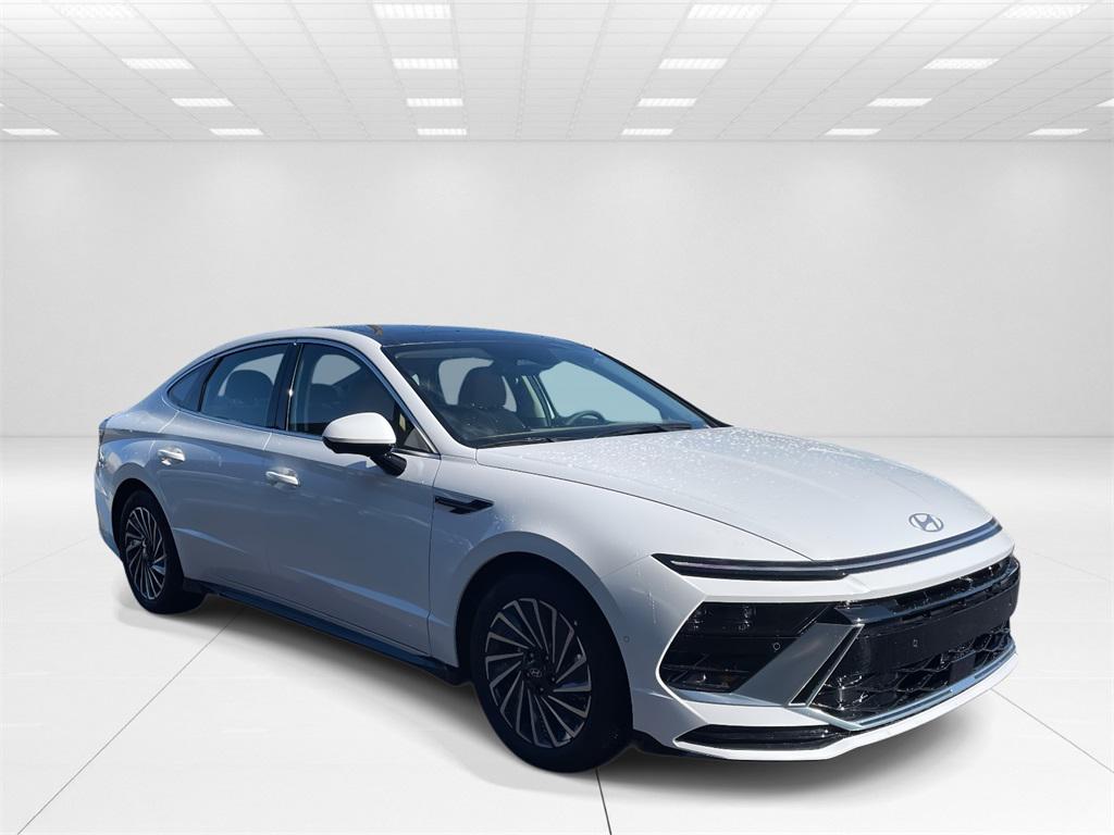 2026 Hyundai Sonata Hybrid Sedan 