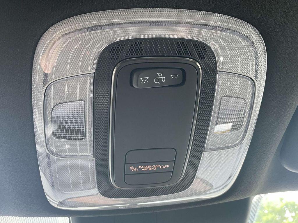 2025 Hyundai Elantra SEL - Photo 29