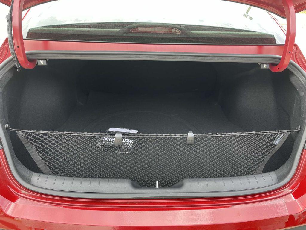 2025 Hyundai Elantra SEL - Photo 11