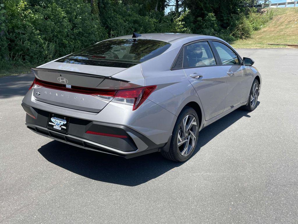 2025 Hyundai Elantra SEL - Photo 7