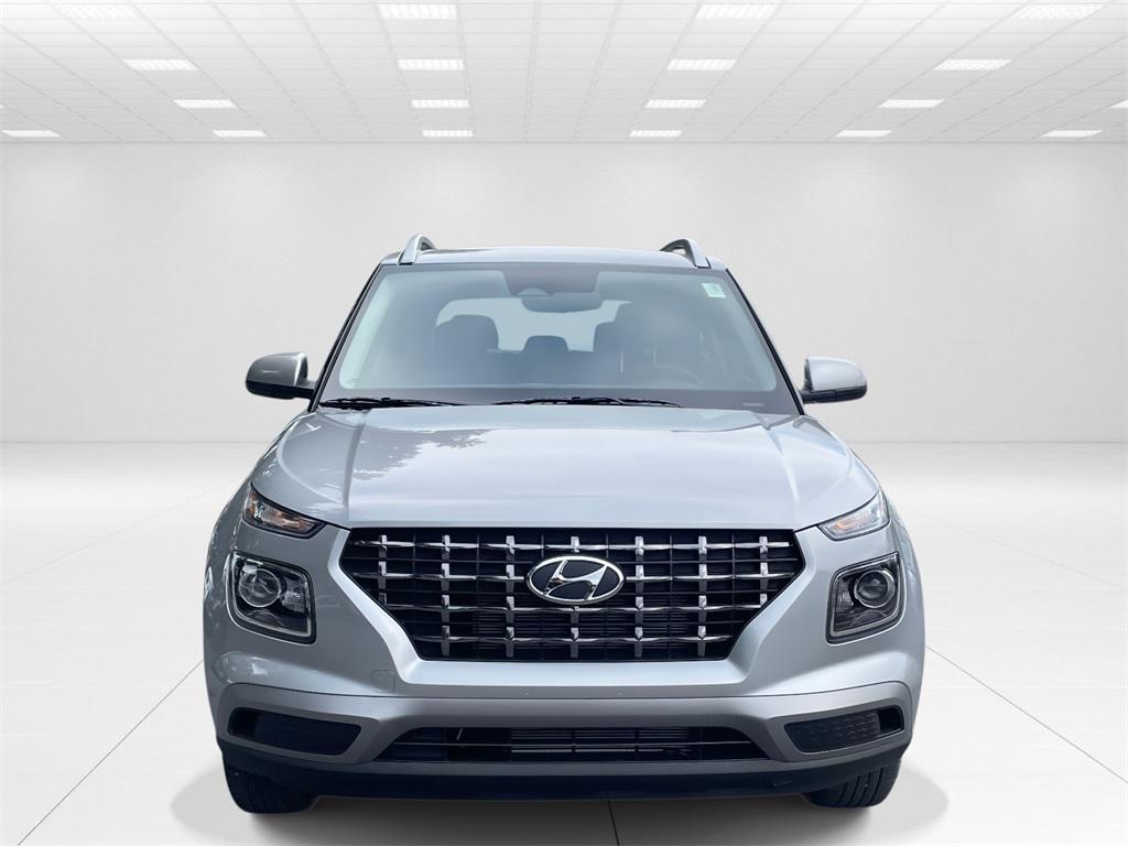 2026 Hyundai Venue SEL photo 2