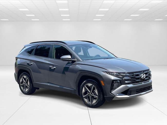 New 2026 Hyundai Tucson Hybrid SEL AWD SUV near Belmont