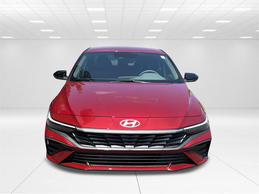 2025 Hyundai Elantra SEL Sport photo 2