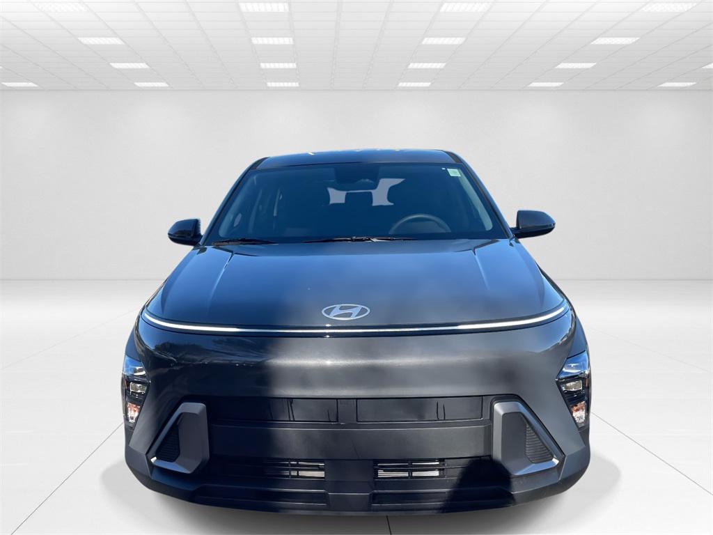 2026 Hyundai Kona SE photo 3