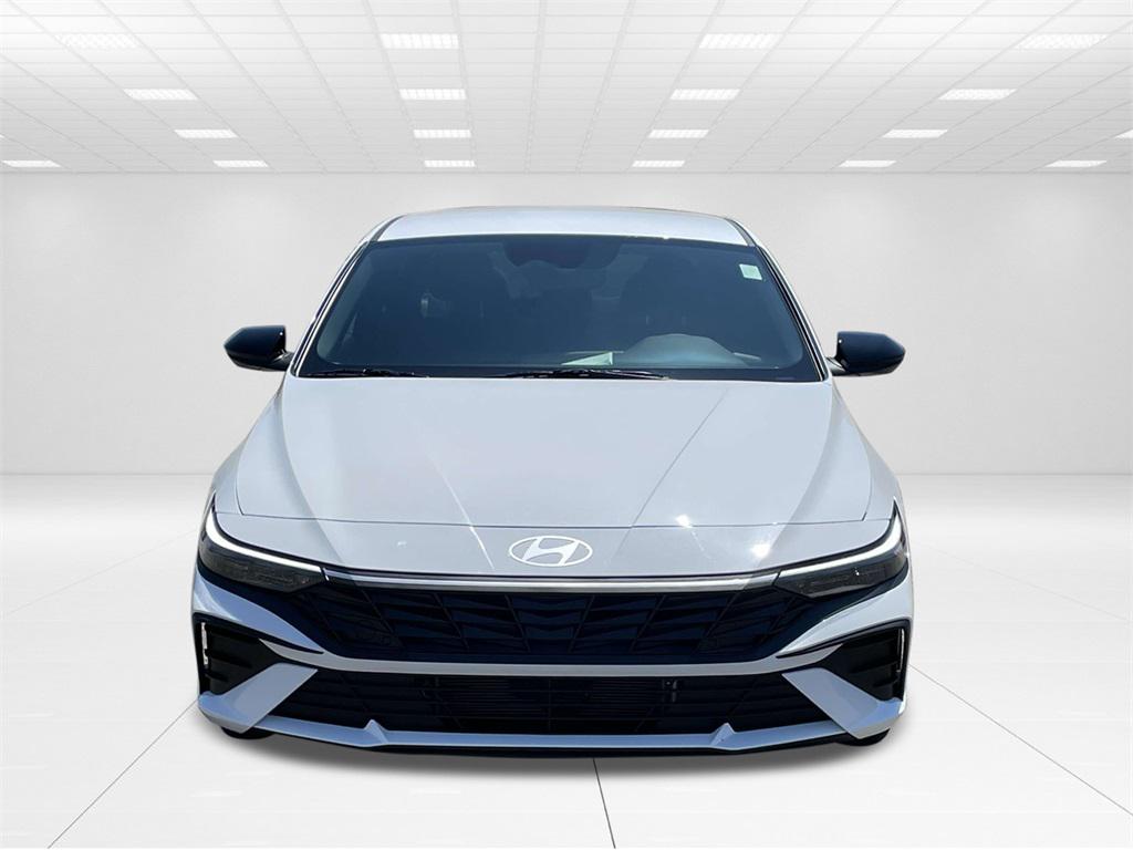 2025 Hyundai Elantra Hybrid SEL Sport photo 2