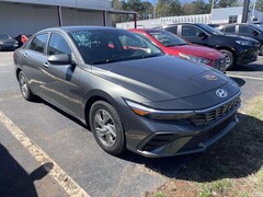 2024 Hyundai Elantra SE Sedan