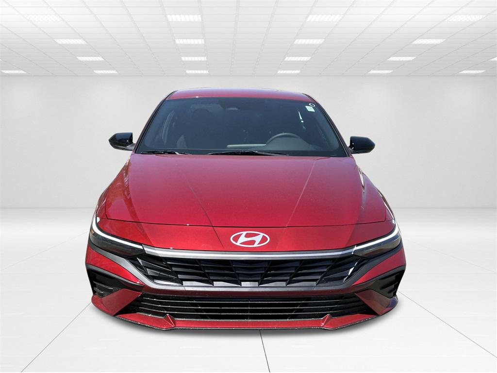 2025 Hyundai Elantra SEL Sport photo 3