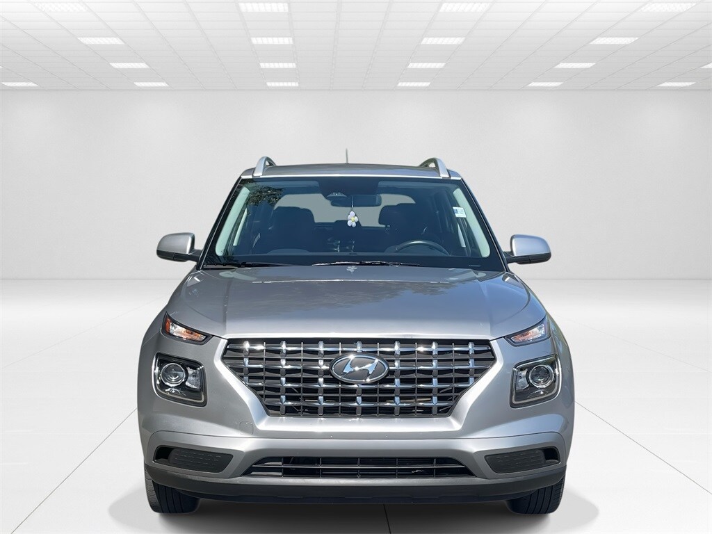 2023 Hyundai Venue SEL Limited photo 3