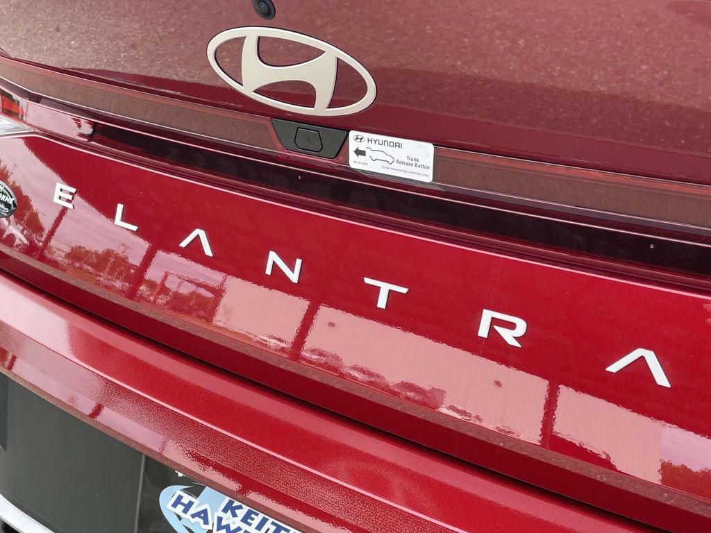 2025 Hyundai Elantra SEL - Photo 10