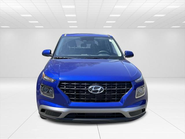 2025 Hyundai Venue SE photo 3
