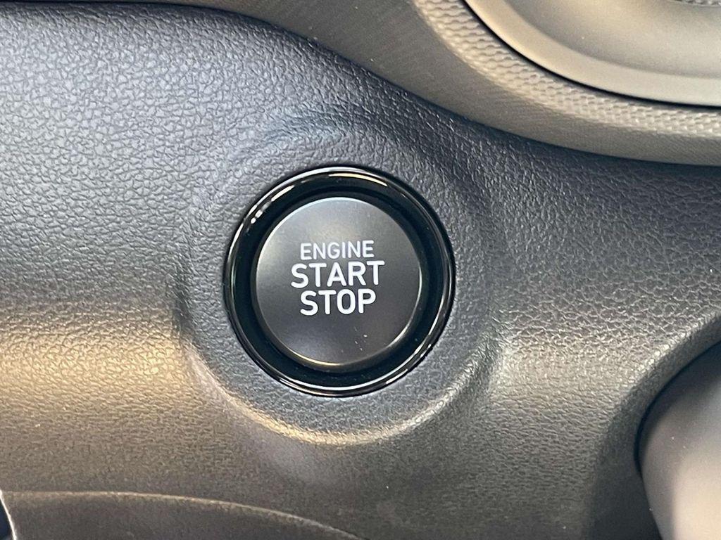 2025 Hyundai Venue SEL - Photo 24