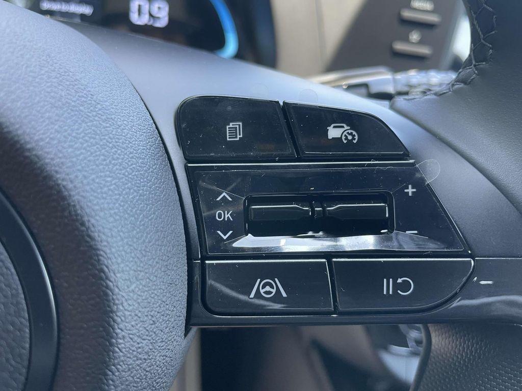 2025 Hyundai Elantra SEL - Photo 20