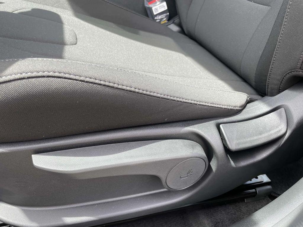 2025 Hyundai Elantra SEL - Photo 16