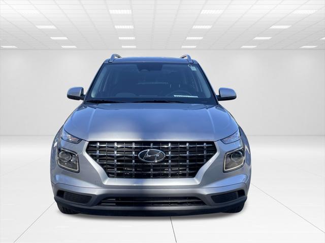 2025 Hyundai Venue SEL Limited photo 2