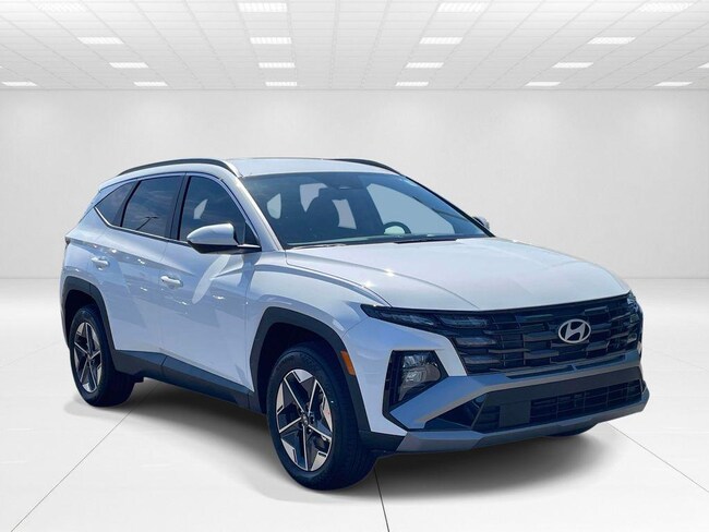 New 2026 Hyundai Tucson SEL AWD SUV near Belmont