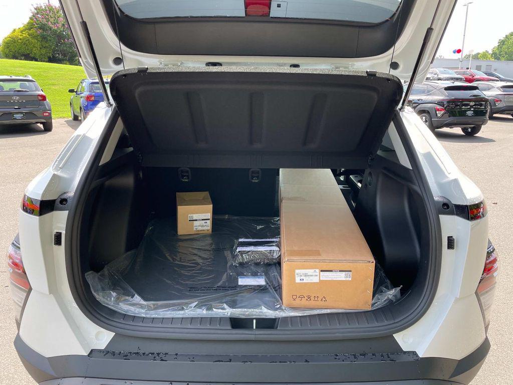 2025 Hyundai Kona SEL - Photo 10