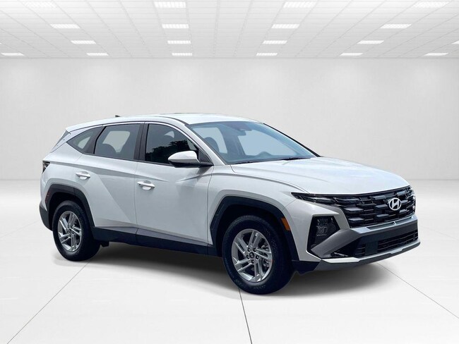 New 2026 Hyundai Tucson SE FWD SUV near Belmont