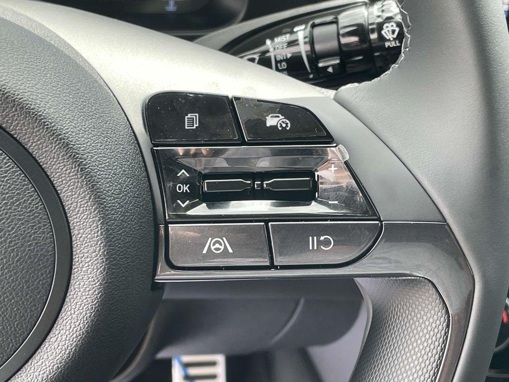 2025 Hyundai Elantra SEL - Photo 22