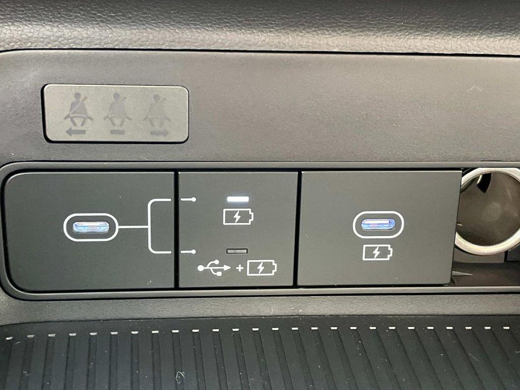 2025 Hyundai Kona SEL - Photo 25