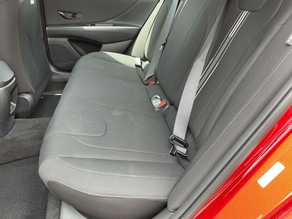 2025 Hyundai Elantra SEL - Photo 12
