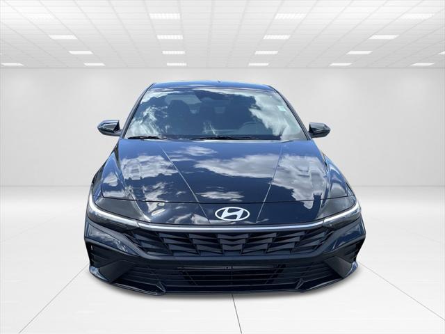 2025 Hyundai Elantra SEL Sport photo 2
