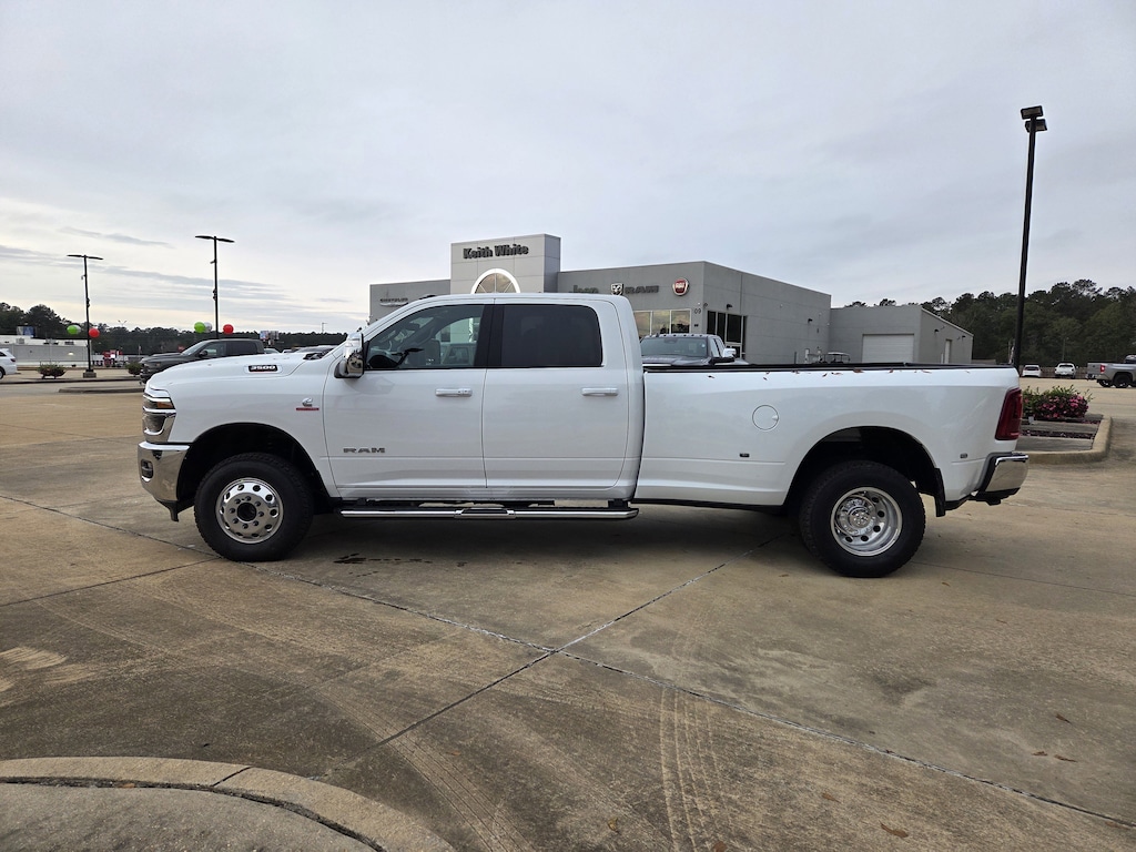 New 2026 Ram 3500 LARAMIE CREW CAB 4X4 8' BOX Pickup