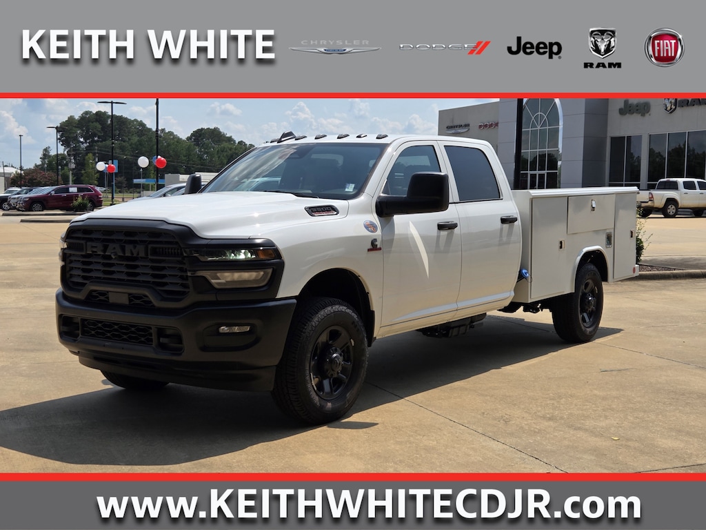 New 2025 Ram 3500 Chassis Cab 3500 TRADESMAN CREW CAB CHASSIS 4X4 60' CA Pickup