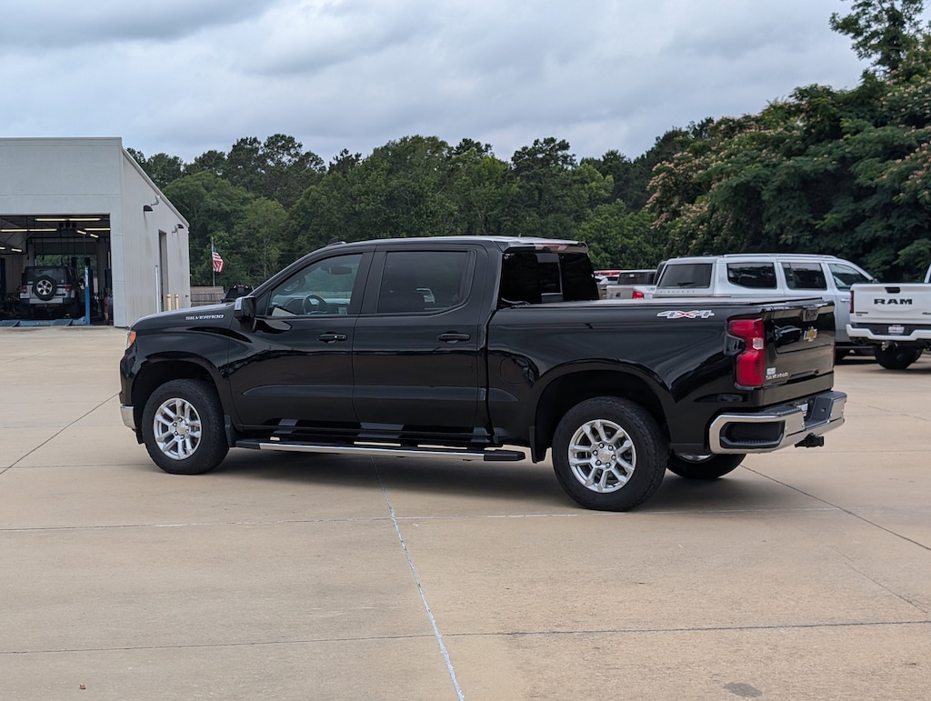 Used 2024 Chevrolet Silverado 1500 LT 4WD Crew Cab 147 LT w/1LT
