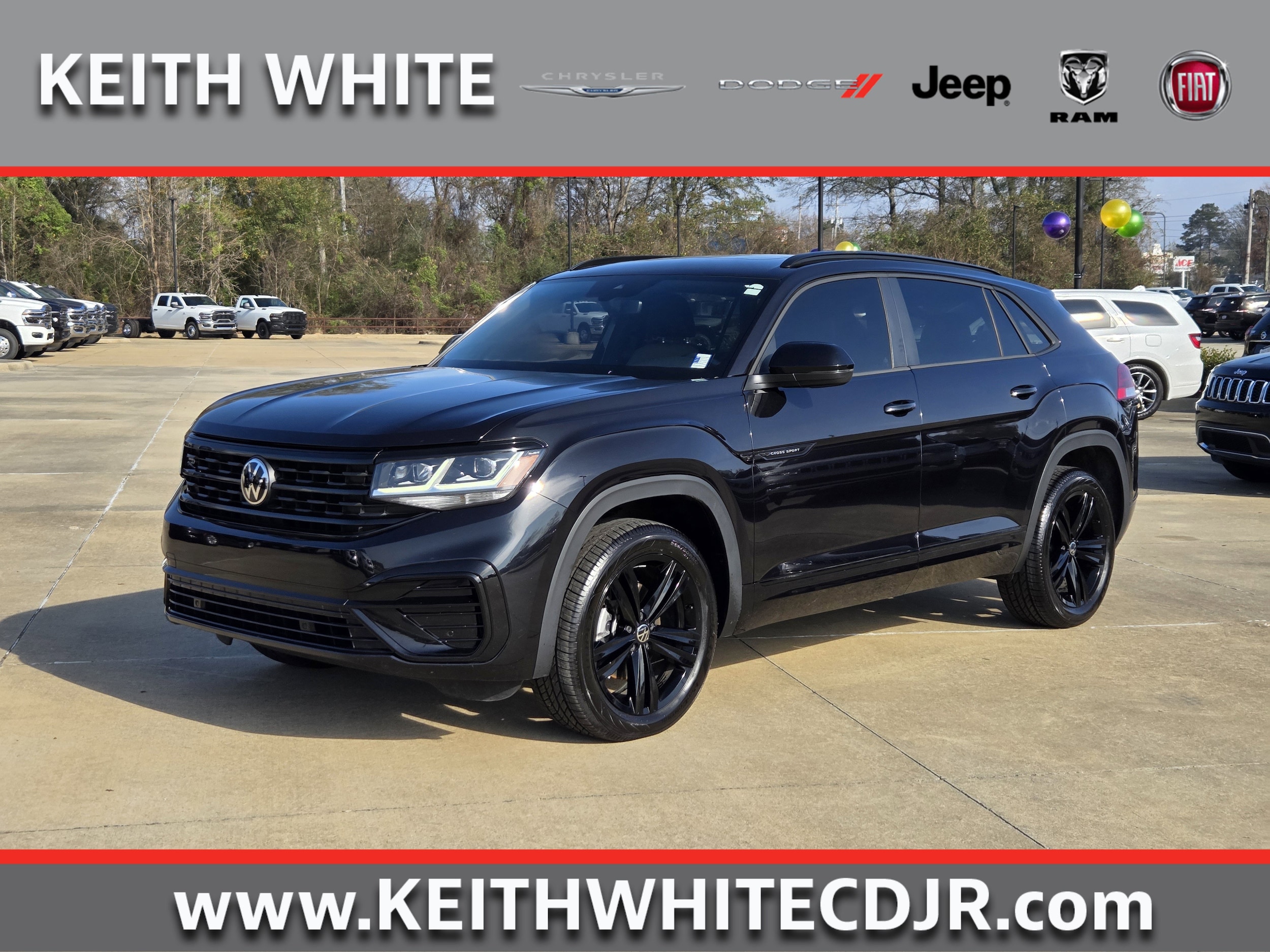 2023 Volkswagen Atlas Cross Sport SEL R-Line Black's photo
